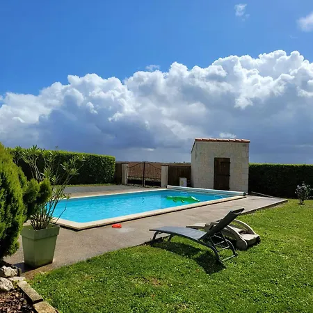 Vakantiehuis La Breuviere Maison Charentaise Avec Piscine