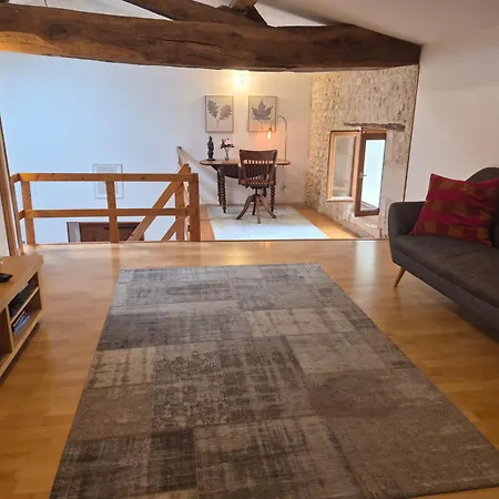 La Breuviere Maison Charentaise Avec Piscine Vakantiehuis
